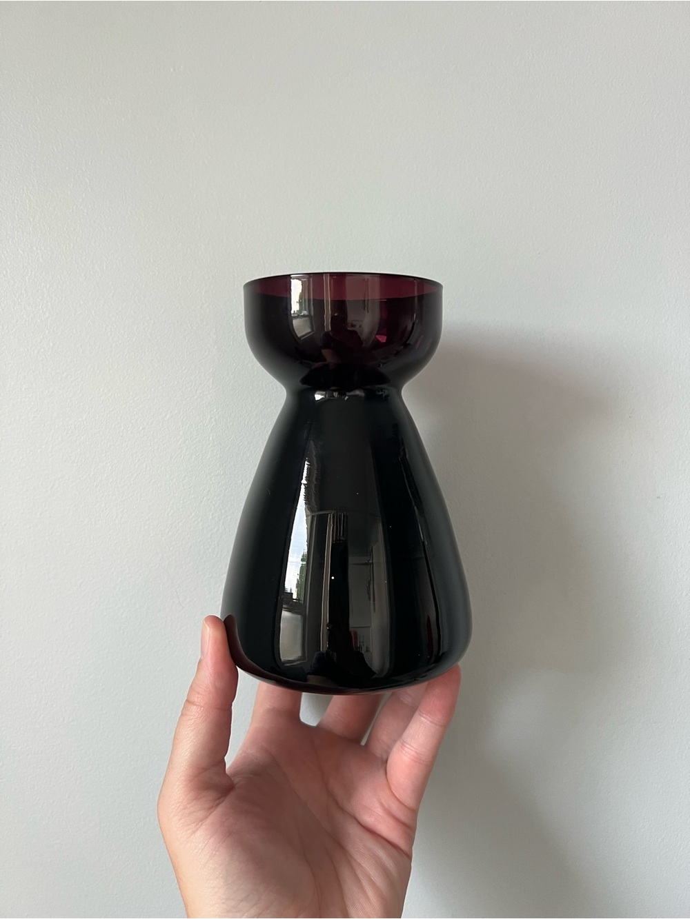Vintage Amethyst Purple Glass Table Vase - Picture 5 of 8